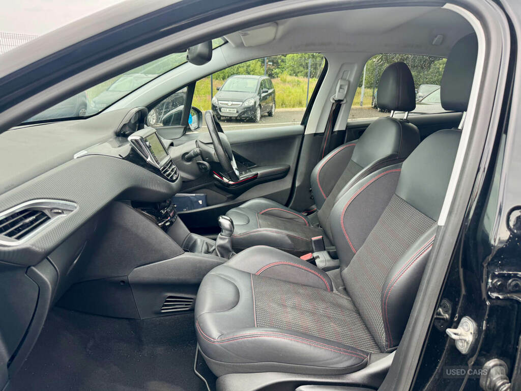Peugeot 208 1.6 Bluehdi 100 Gt DU53WAY Black #6
