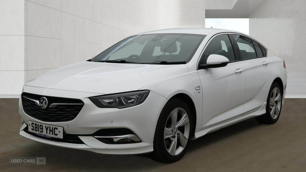 Vauxhall Insignia 2.0 Turbo D Sri SB19YHC White #2