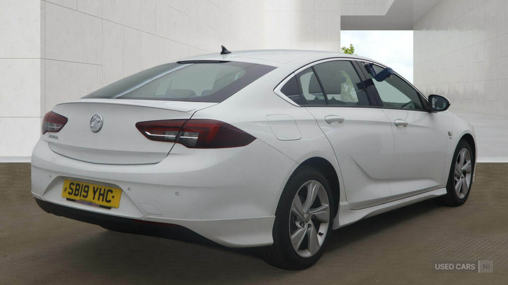Vauxhall Insignia 2.0 Turbo D Sri SB19YHC White #4