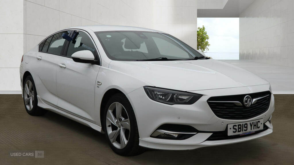 Vauxhall Insignia 2.0 Turbo D Sri White