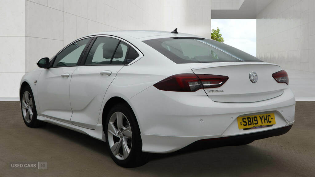 Vauxhall Insignia 2.0 Turbo D Sri SB19YHC White #3