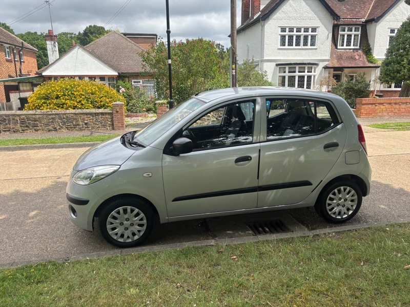 Hyundai I10 Classic Silver #4