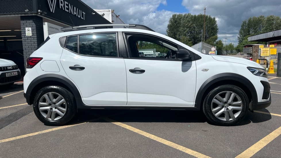 Dacia Sandero Stepway Dacia Sandero Stepway 1.0 Tce Essential CA22VRJ White #2