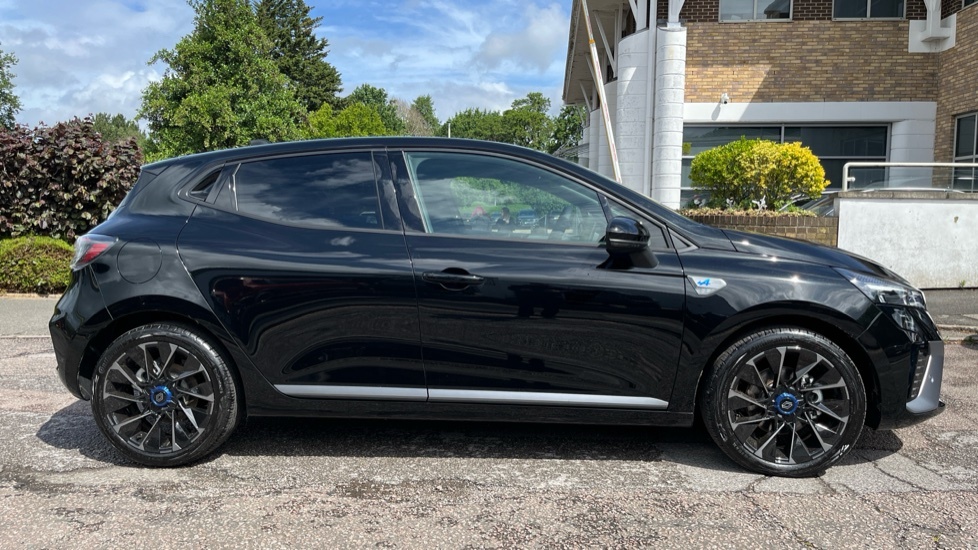 Renault Clio Clio 1.6 E-tech Full Hybrid 145 Esprit Alpine Black #2