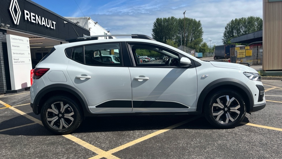 Dacia Sandero Stepway Dacia Sandero Stepway 1.0 Tce Prestige DG72BKZ White #2