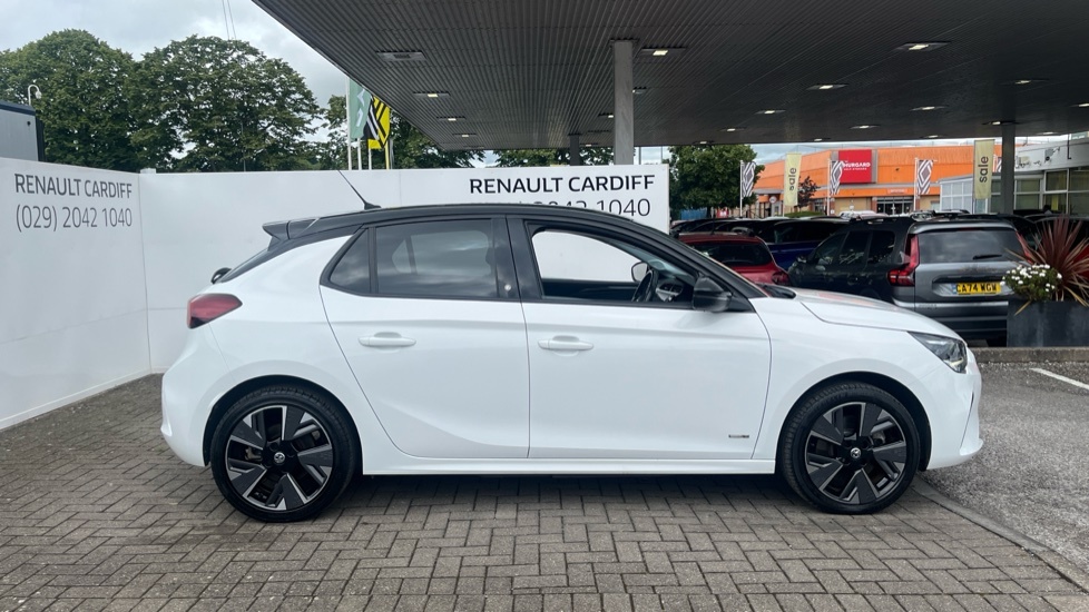 Vauxhall Corsa-e Vauxhall Corsa 100Kw Griffin 50Kwh 7.4Kw VN71CKD White #2