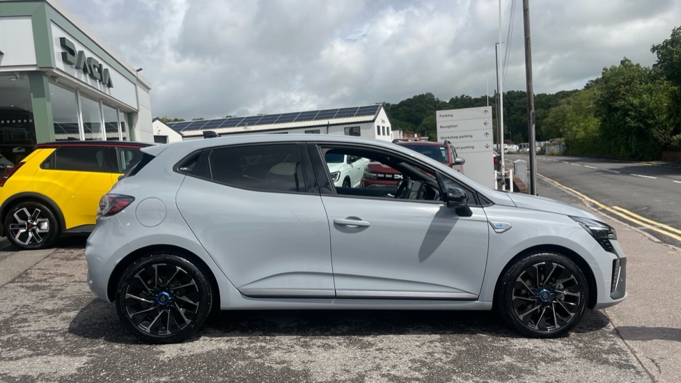 Renault Clio Renault Clio 1.6 E-tech Full Hybrid 145 Esprit Alp WT25TXB Grey #2