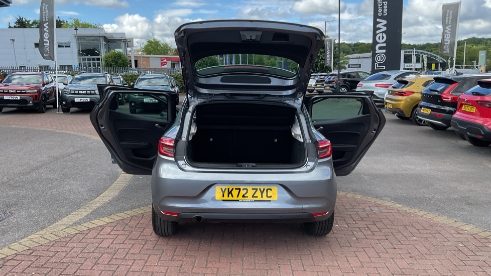 Renault Clio Clio Techno E-tech Hev Silver #22