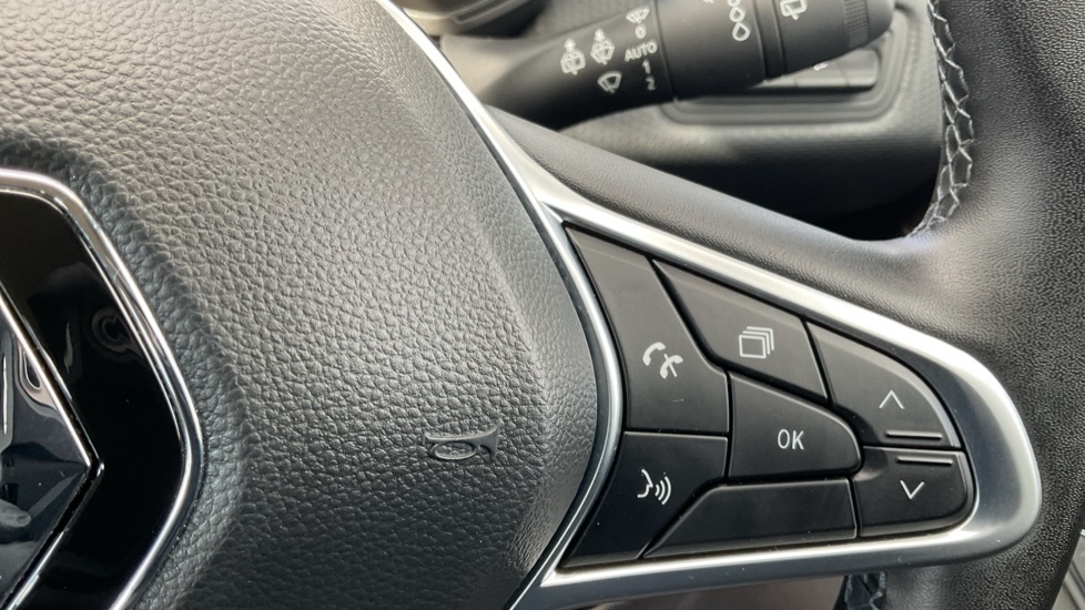 Renault Clio Clio Techno E-tech Hev Silver #40