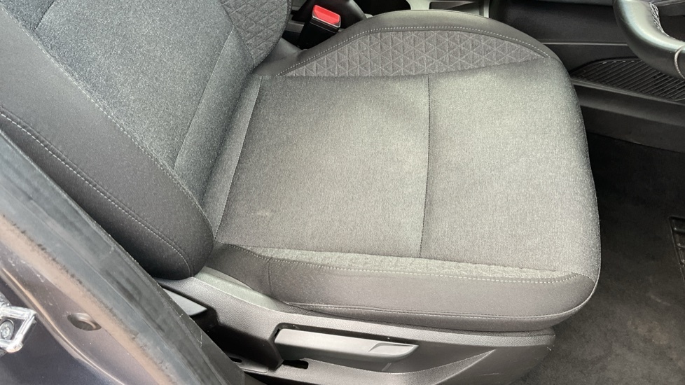 Renault Clio Clio Techno E-tech Hev Silver #31