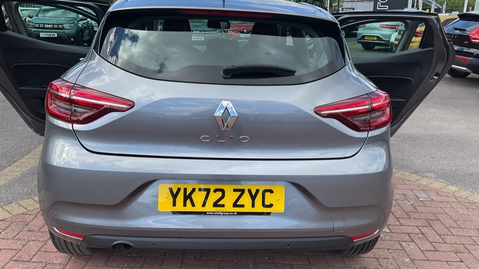 Renault Clio Clio Techno E-tech Hev Silver #25