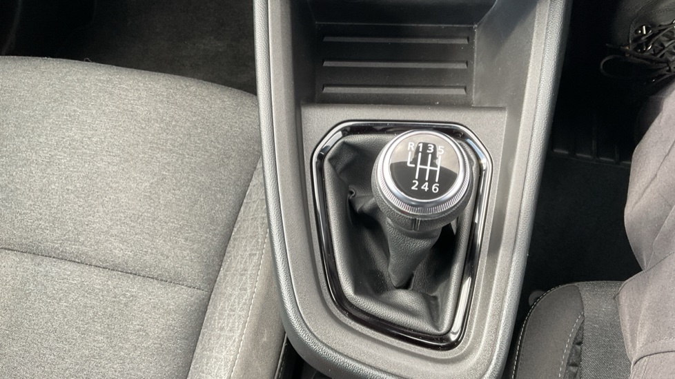 Renault Clio Clio Techno E-tech Hev Silver #36