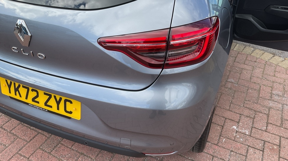 Renault Clio Clio Techno E-tech Hev Silver #24