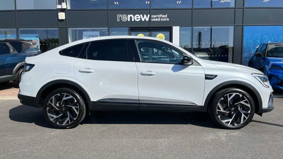 Renault Arkana Renault Arkana 1.6 E-tech Fhev 145 Techno Esprit A GX24XLW White #2