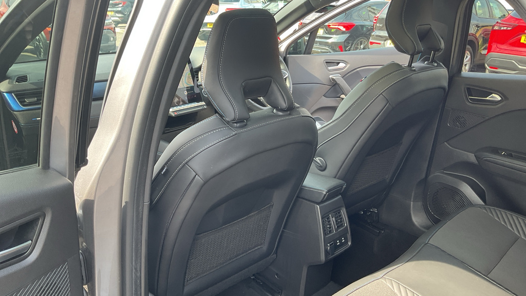 Renault Symbioz E-tech Techno Suv Black #16