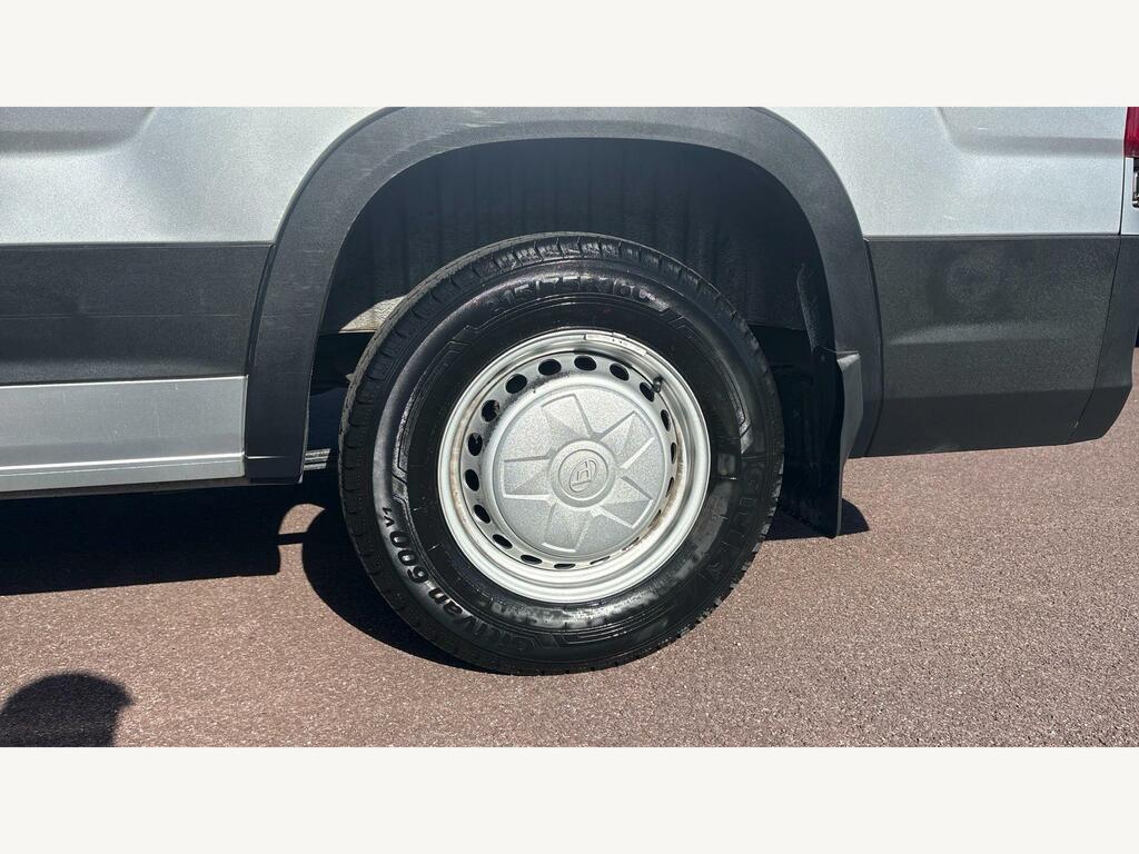 Maxus Deliver 9 2.0-D20-lux Silver #32