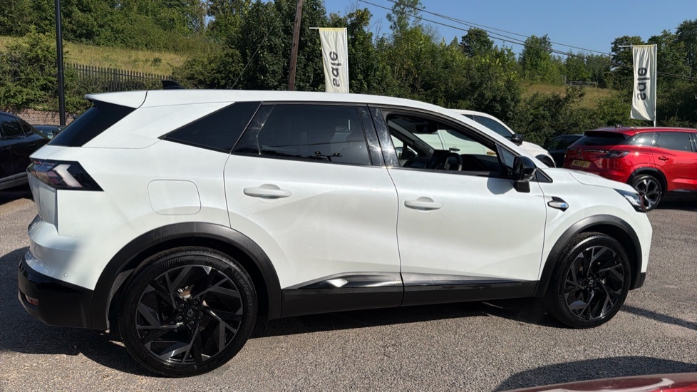 Renault Symbioz Renault Symbioz 1.6 E-tech Fhev 145 Iconic Esprit HN25URV White #2