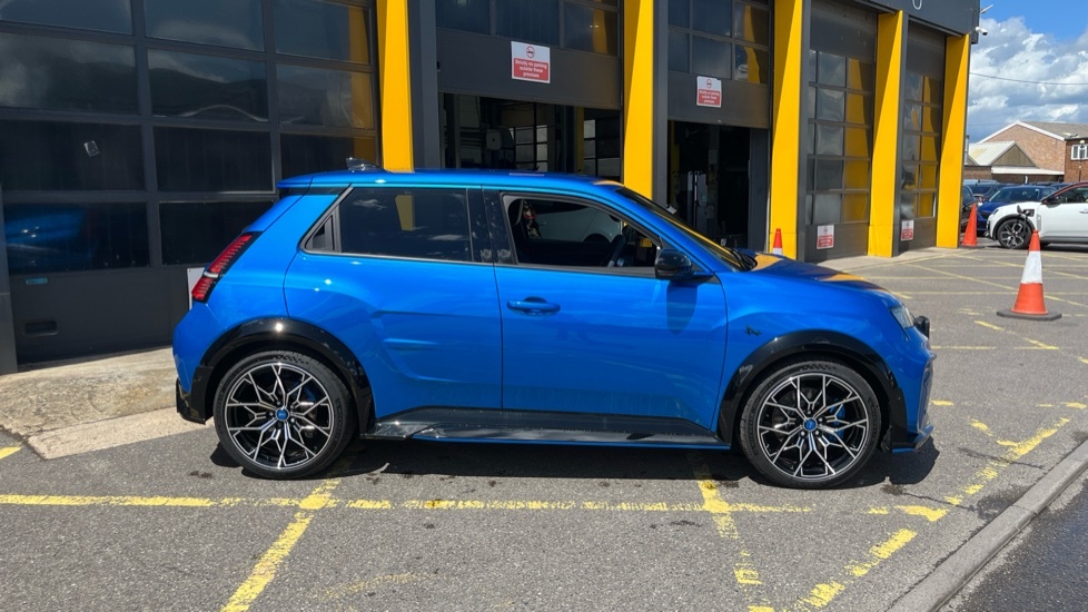 Alpine A290 160Kw Gts 52Kwh Hatchback Black #2