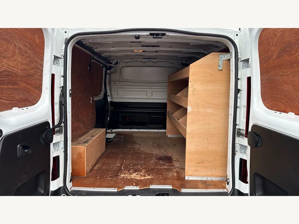 Renault Trafic 2.0 Dci Blue 28 Sport Panel Van White #28