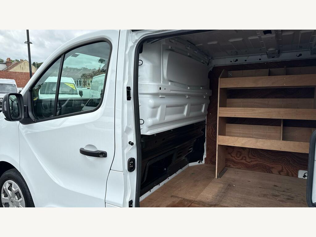 Renault Trafic 2.0 Dci Blue 28 Sport Panel Van White #29
