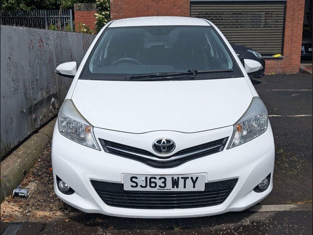 Toyota Yaris 1.0 Vvt-i Edition Euro 5 White #2