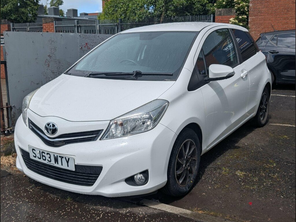 Toyota Yaris 1.0 Vvt-i Edition Euro 5 White #3