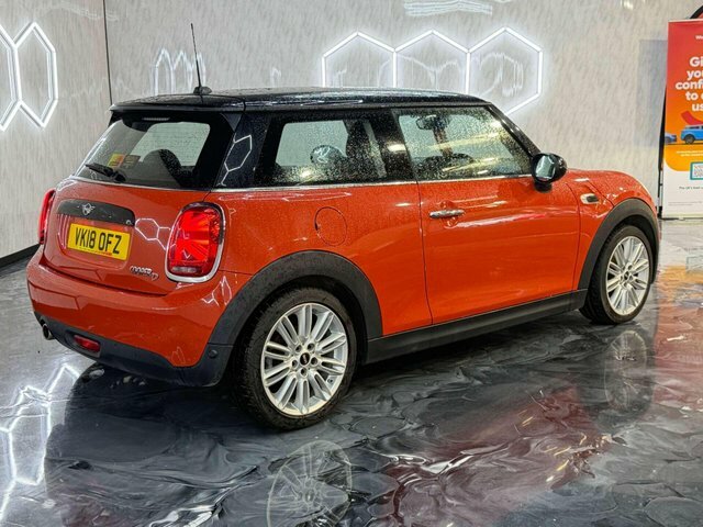 Mini Hatch 2018 1.5 Cooper D VK18OFZ Orange #4