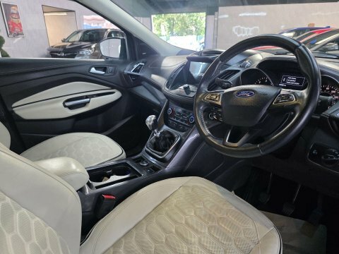 Ford Kuga 2017 2.0 Tdci Vignale Suv Awd Eu MT67FHJ Black #5