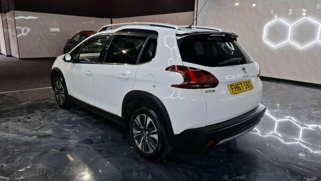 Peugeot 2008 2018 1.2 Puretech Allure Suv Eur White #6