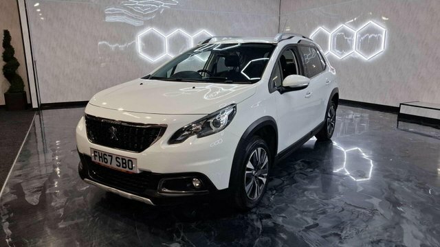 Peugeot 2008 2018 1.2 Puretech Allure Suv Eur White #4