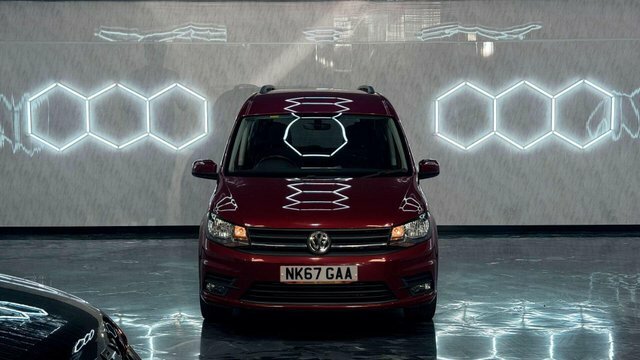 Volkswagen Caddy Maxi Life 2018 2.0 Tdi Bluemotion Tech Mpv Dsg Eu Red #2