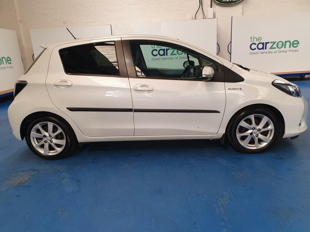 Toyota Yaris Hatchback GU62GCZ  #2