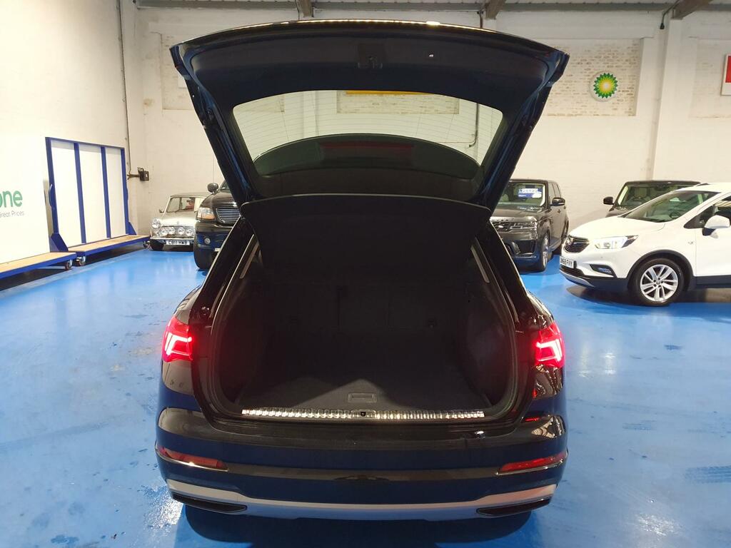 Audi Q3 Tfsi Sport BA19FNV Black #5