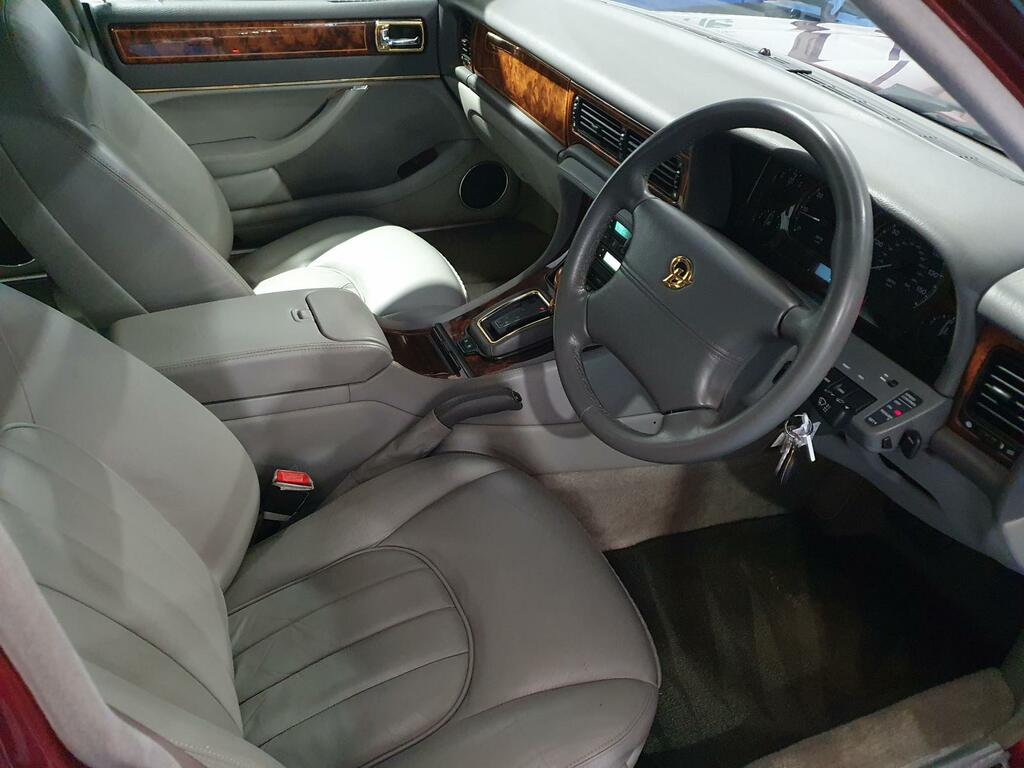 Daimler XJ Series Series 4.0 Six Lwb Saloon Blue #15