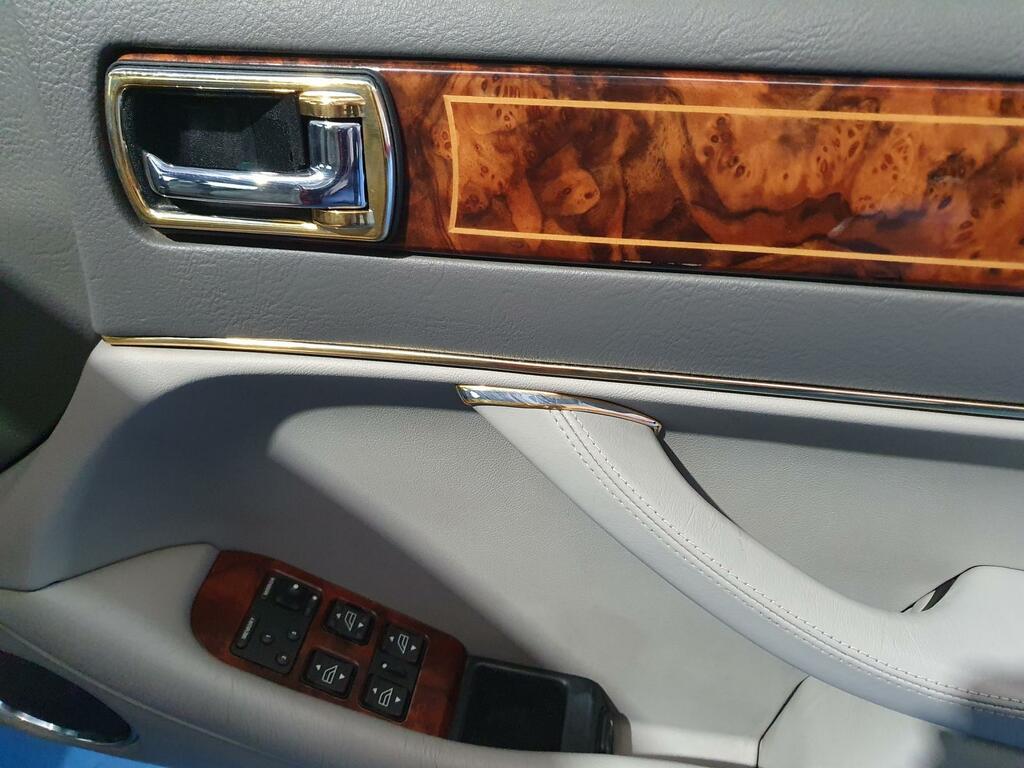 Daimler XJ Series Series 4.0 Six Lwb Saloon Blue #22