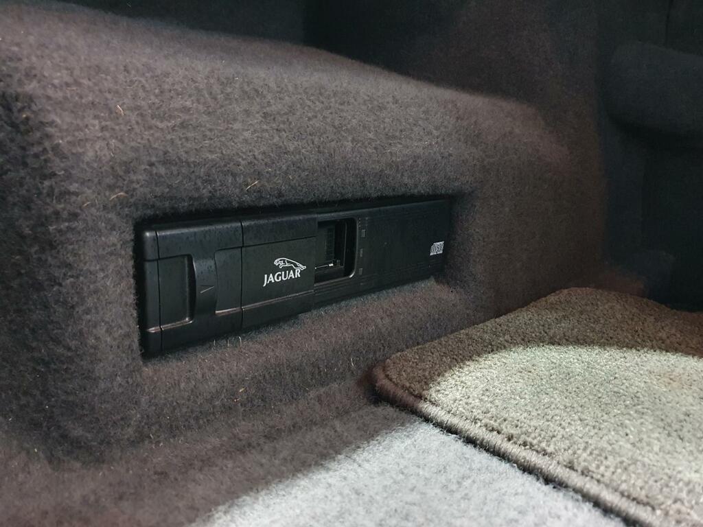 Daimler XJ Series Series 4.0 Six Lwb Saloon Blue #9