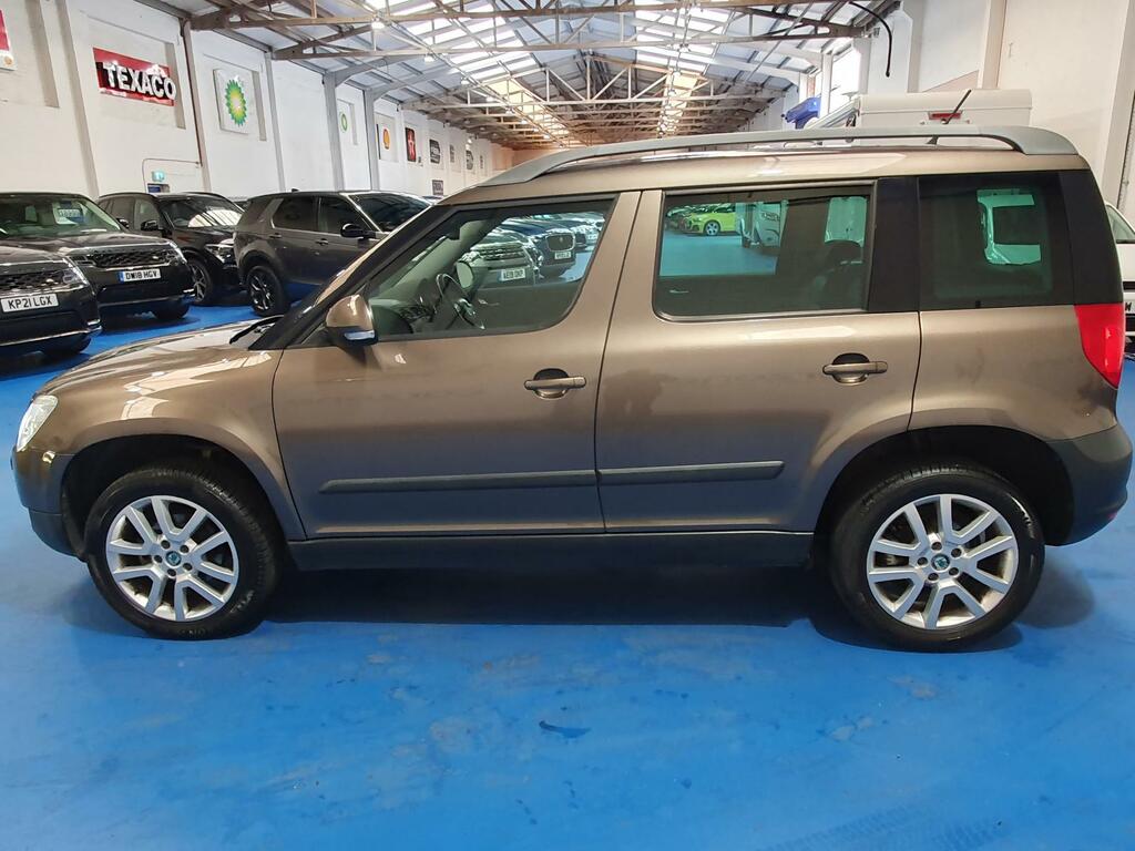 Skoda Yeti Hatchback DG62XTX #6