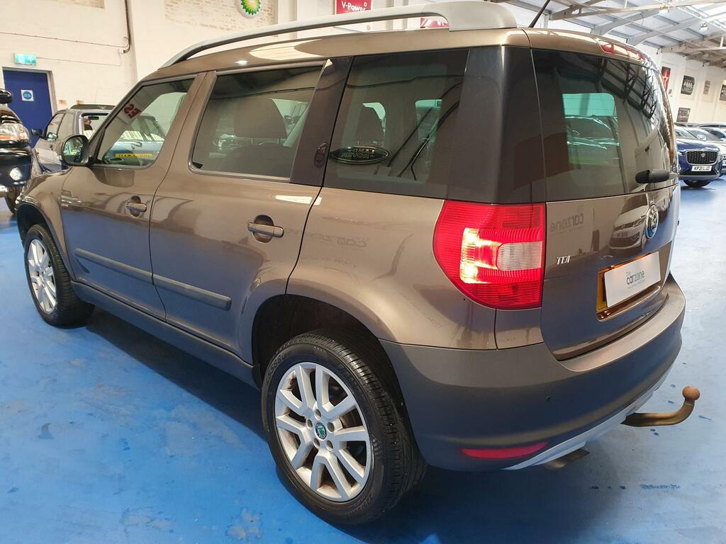 Skoda Yeti Hatchback DG62XTX #5