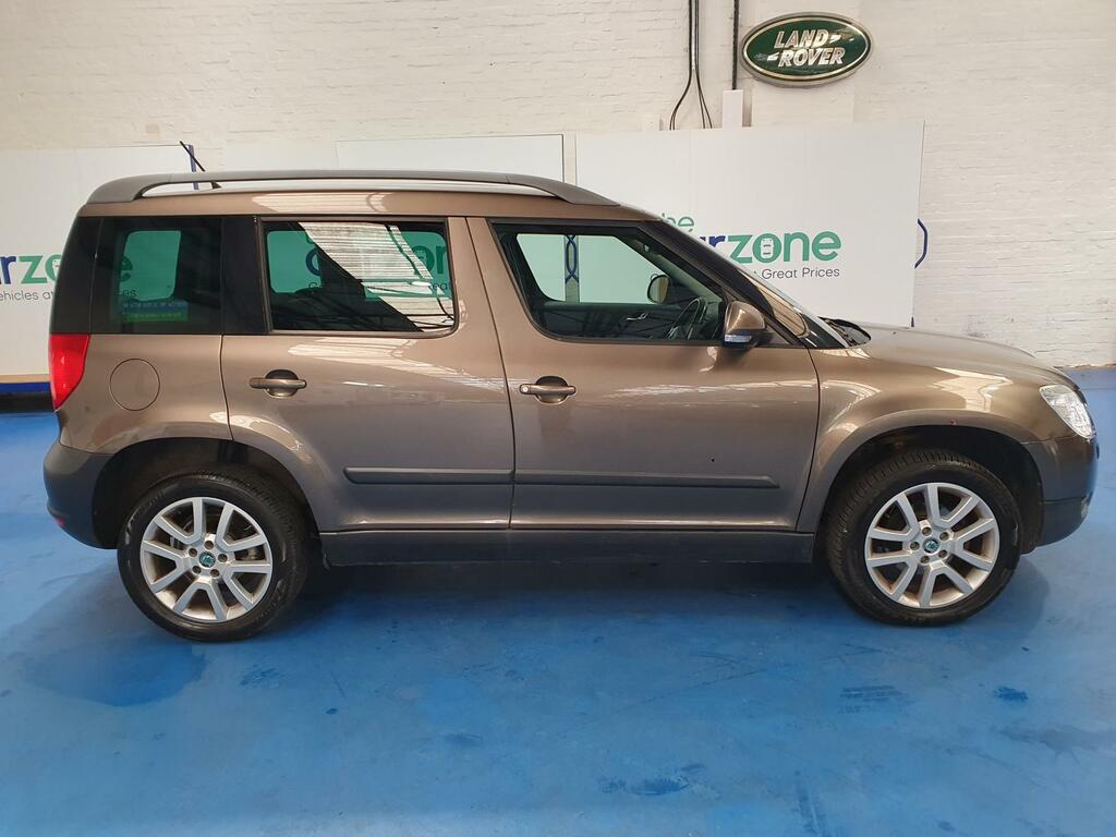 Skoda Yeti Hatchback DG62XTX #2