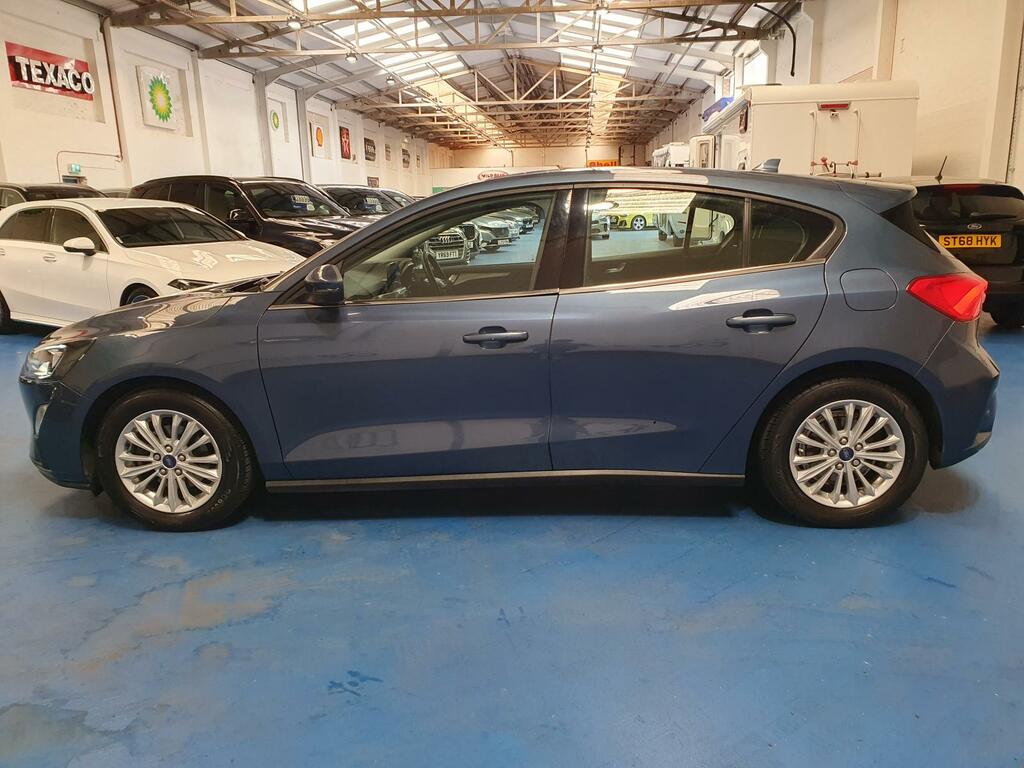 Ford Focus Hatchback ML20FYU #6