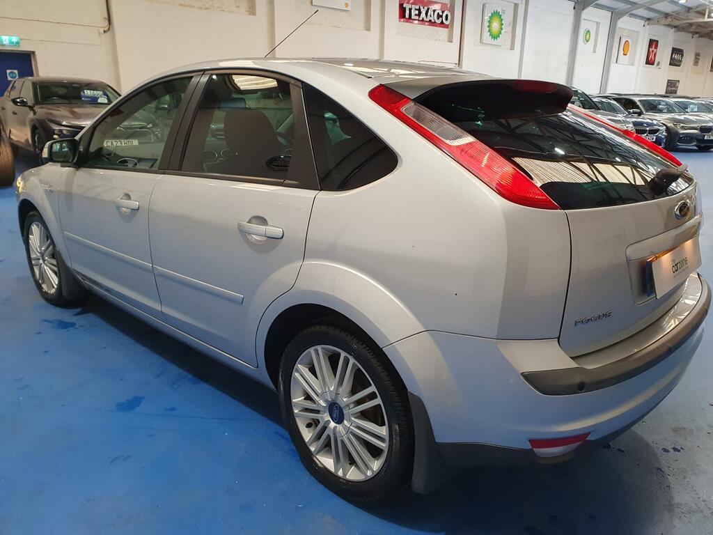 Ford Focus Hatchback AJ07XLP #5