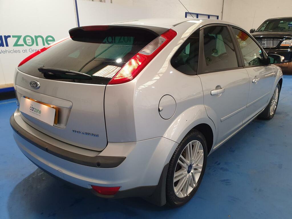 Ford Focus Hatchback AJ07XLP #3