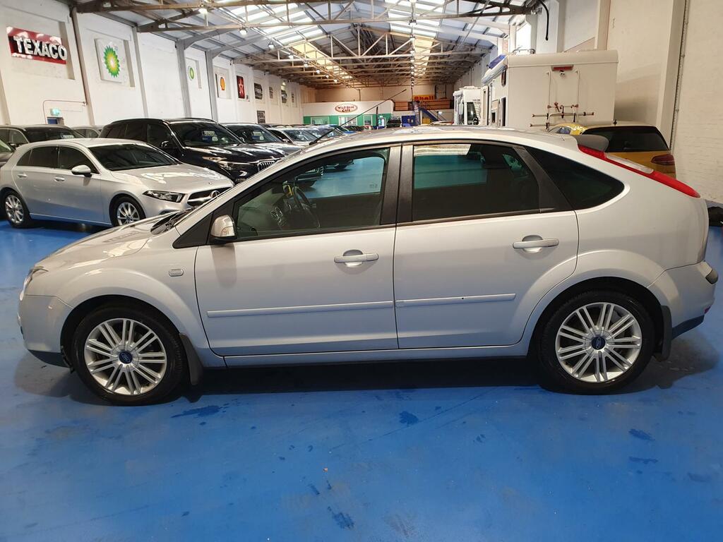 Ford Focus Hatchback AJ07XLP #6