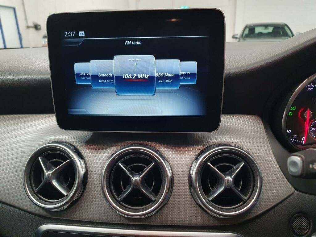 Mercedes-Benz GLA Class Gla 180 Urban Edition Grey #17