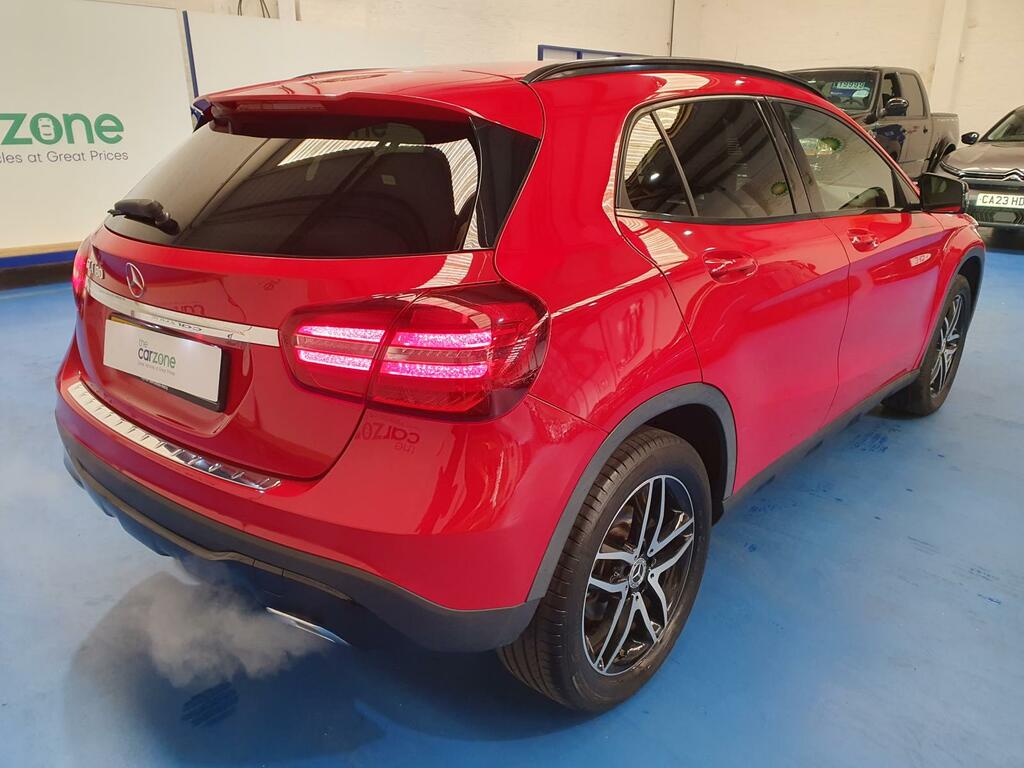 Mercedes-Benz GLA Class Estate NH19UUV #3