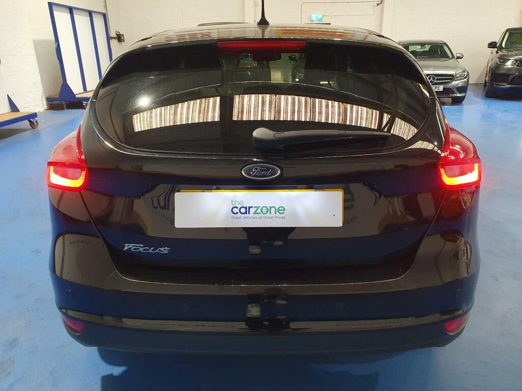 Ford Focus Hatchback ST68HYK #4