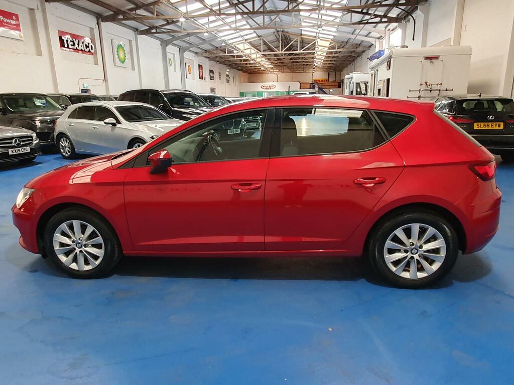 Seat Leon Hatchback Red #6