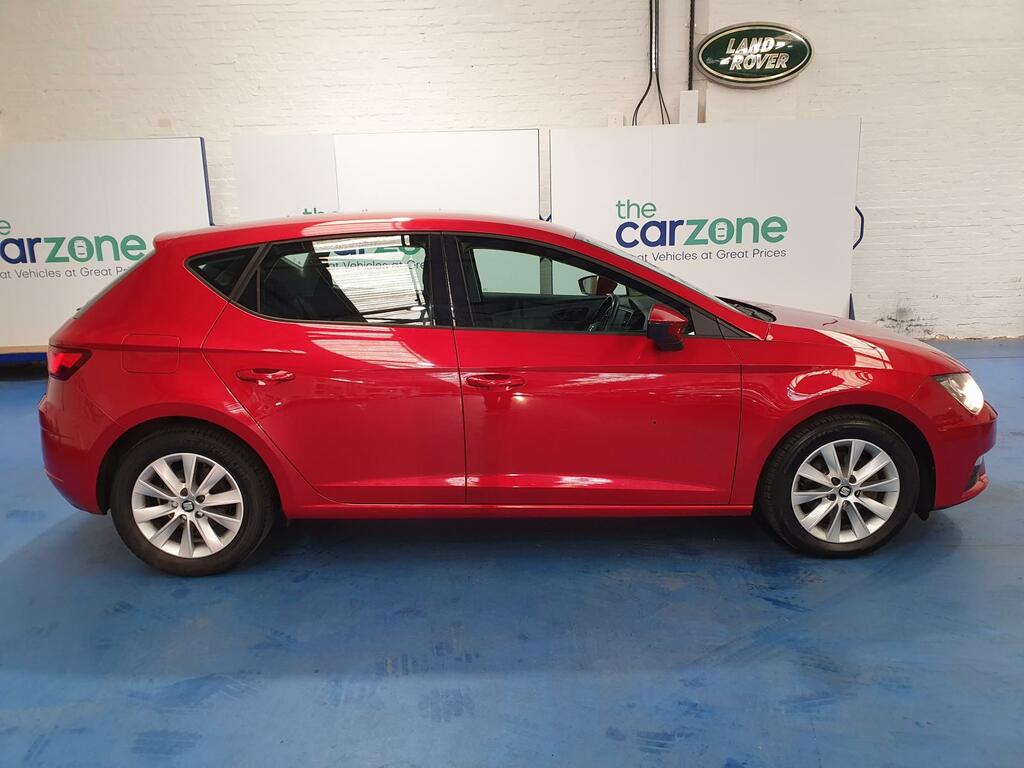 Seat Leon Hatchback Red #2