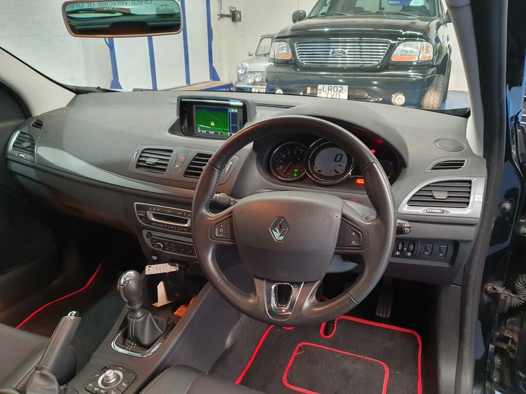 Renault Megane Dynamique S Nav Red #13