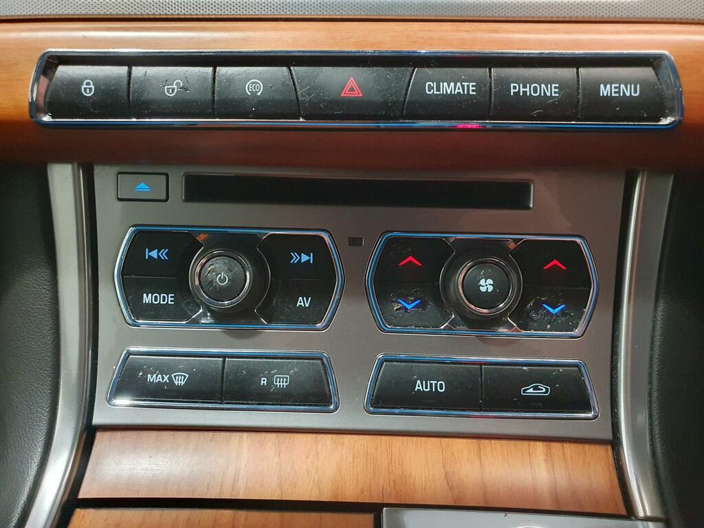 Jaguar XF 2.2 D Black #12